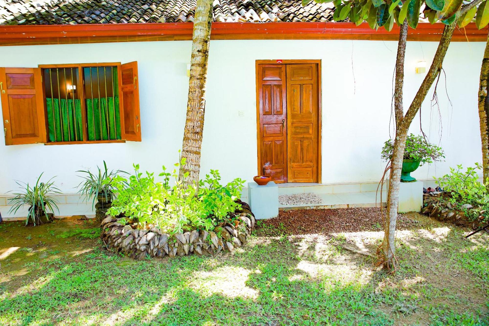 Rockery Villa Ayurveda Bentota Exterior photo