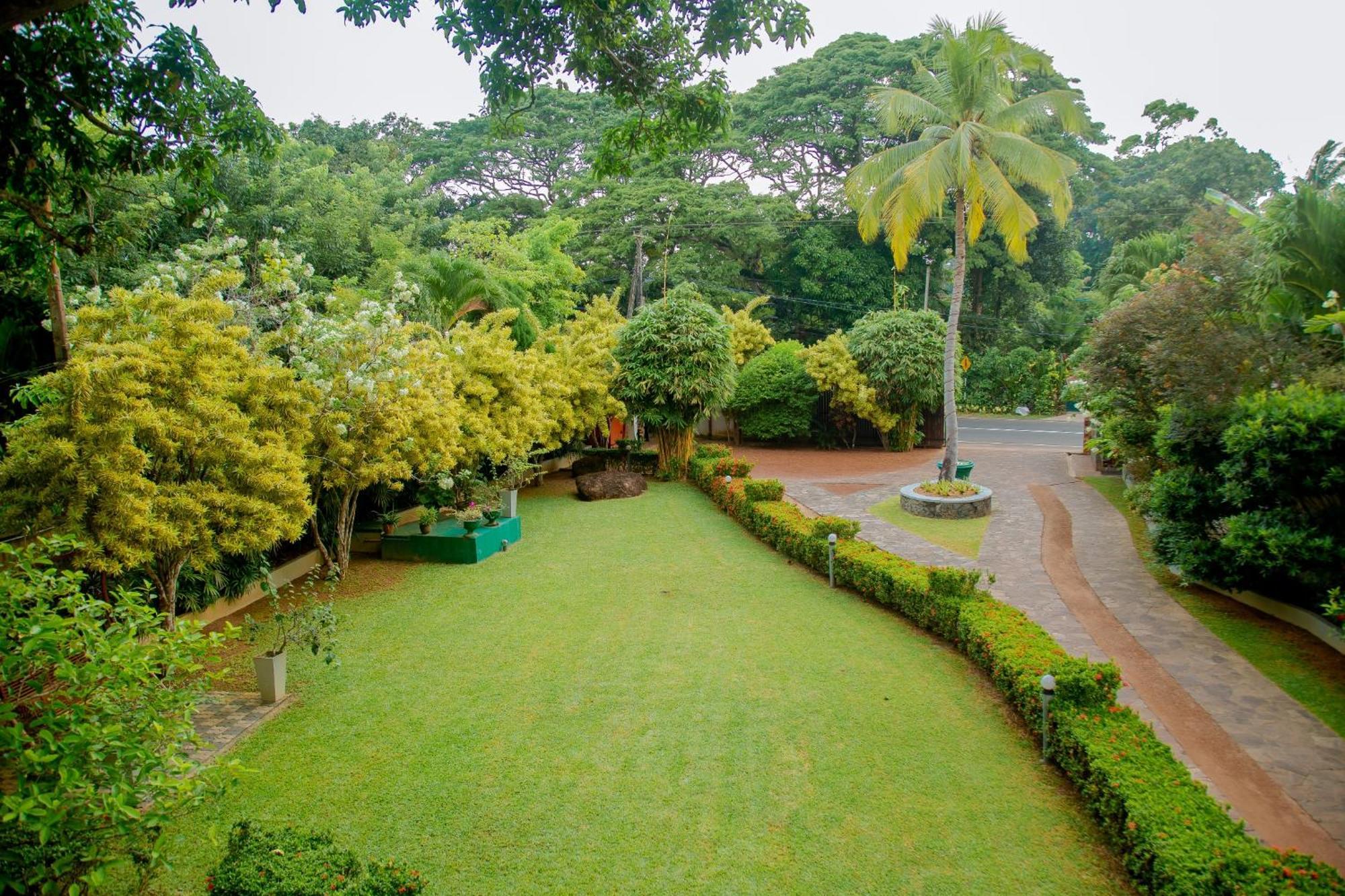 Rockery Villa Ayurveda Bentota Exterior photo